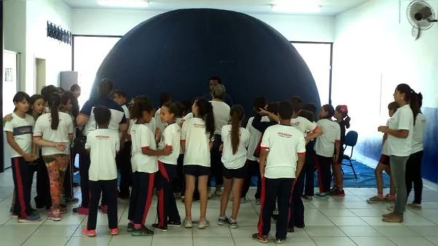 Imagem ilustrativa da imagem Planetário itinerante leva conhecimento nas escolas
