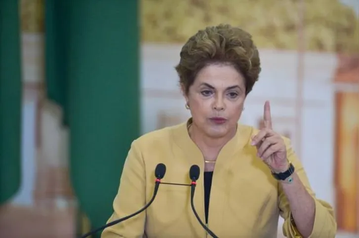 Imagem ilustrativa da imagem Para se defender, Dilma prepara ‘pacote de bondades’ 