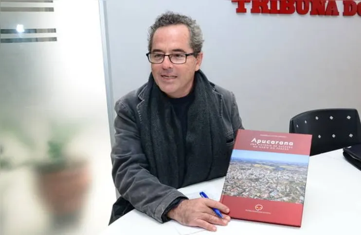 Imagem ilustrativa da imagem Livro traz as muitas  histórias de Apucarana