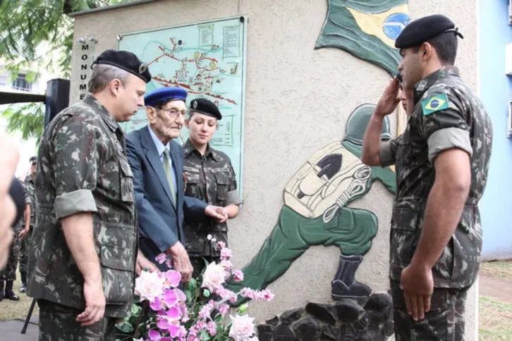 Imagem ilustrativa da imagem Cerimônia celebra Dia da Vitória em Apucarana