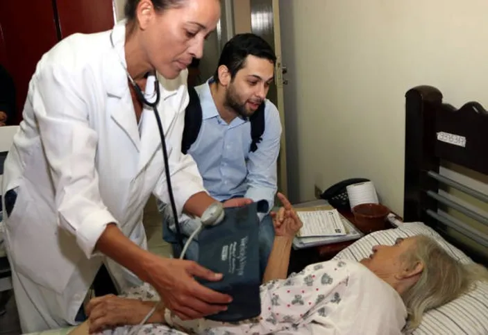 Imagem ilustrativa da imagem Nasf leva médicos para casa dos pacientes