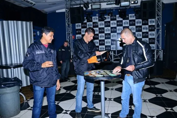 Imagem ilustrativa da imagem Polícia Civil fecha boate em Apucarana