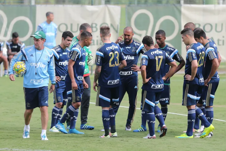 Imagem ilustrativa da imagem Em casa, Palmeiras inicia caminhada no Brasileirão frente ao Atlético-PR