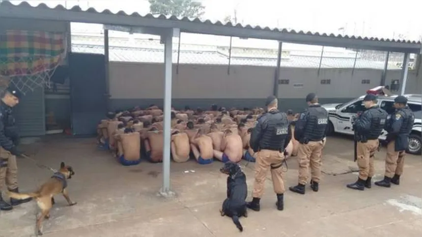 Imagem ilustrativa da imagem Preso aponta esconderijo de 23 celulares na cadeia de Jandaia