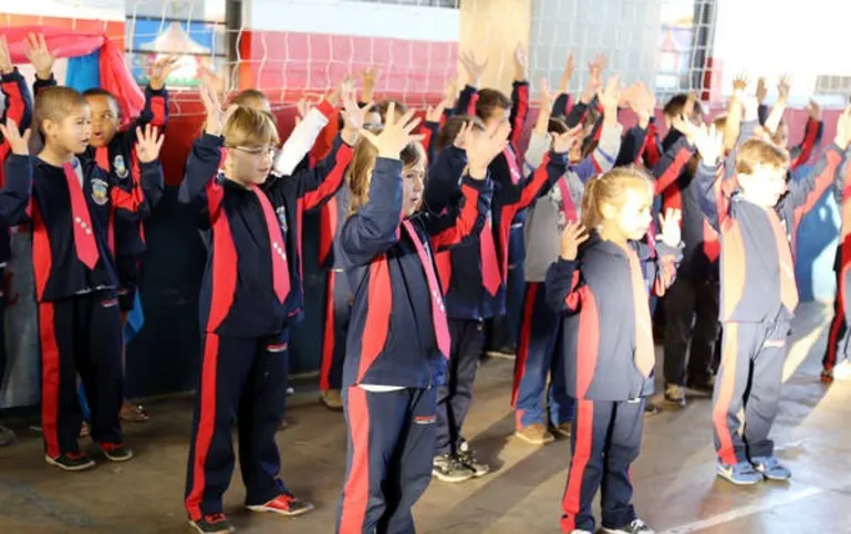 Imagem ilustrativa da imagem AME explica atraso na entrega de uniformes 