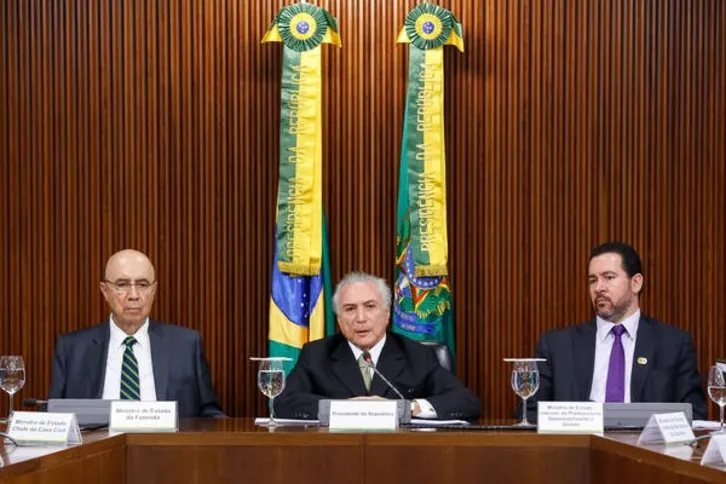 Imagem ilustrativa da imagem Governo quer R$ 100 bi de volta do BNDES e limita teto da dívida