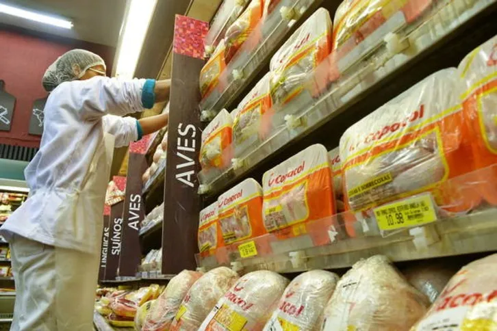 Imagem ilustrativa da imagem Cesta básica registra variação média de 23,4% em Apucarana