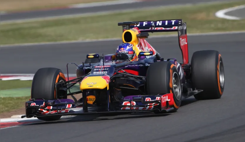 Imagem ilustrativa da imagem Daniel Ricciardo quebra hegemonia da Mercedes e faz a pole no GP de Mônaco