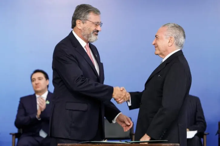 Imagem ilustrativa da imagem Temer pede palmas à Câmara por apoio