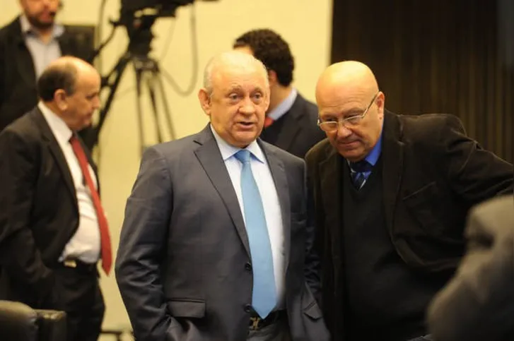 Imagem ilustrativa da imagem Deputados poderão aumentar salários