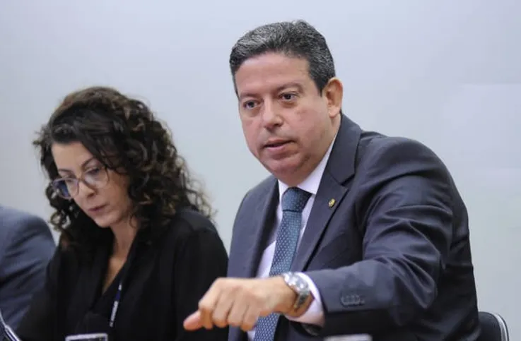 Imagem ilustrativa da imagem Aliado dá parecer que pode barrar a cassação de Cunha no Conselho de Ética