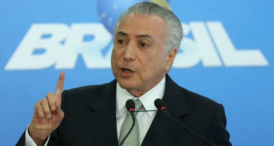 Imagem ilustrativa da imagem Presidente diz que acusações são "mentirosas"