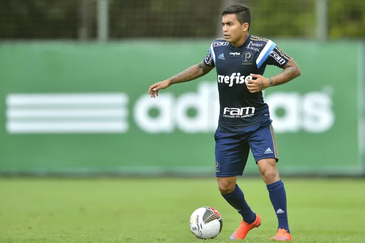 Imagem ilustrativa da imagem Palmeiras joga em casa para manter a ponta