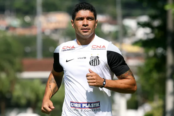 Imagem ilustrativa da imagem Motivado, Santos visita o Grêmio em confronto de seis pontos no Brasileirão 