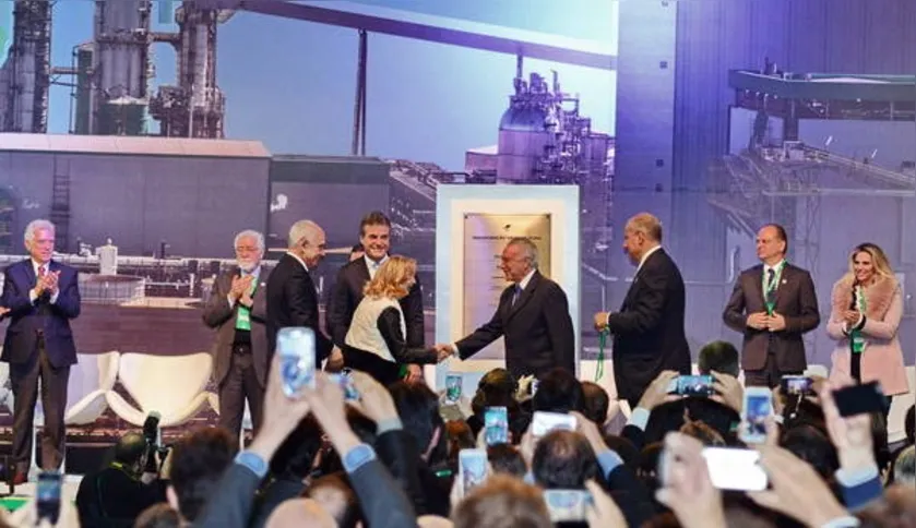 Imagem ilustrativa da imagem Temer e Richa inauguram nova fábrica da Klabin em Ortigueira