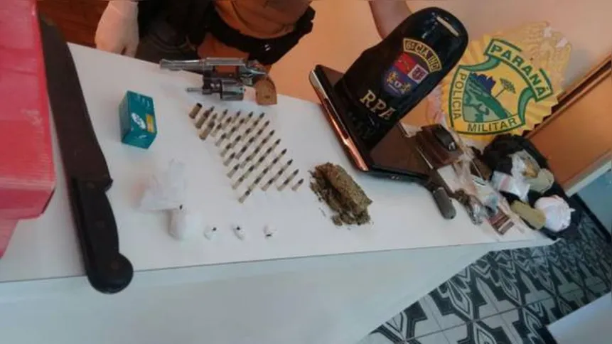 Imagem ilustrativa da imagem Polícia apreende quase 1,3 kg de drogas após tentativa de homicídio em Faxinal