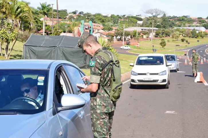 Imagem ilustrativa da imagem Militares do 30º BIMec atuam em pesquisa de trânsito