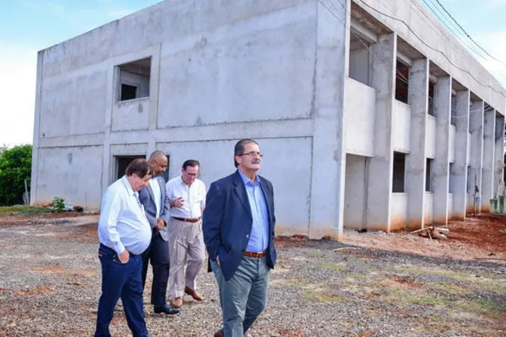 Imagem ilustrativa da imagem Governo vai liberar R$ 460 mil para retomada de obra parada na Unespar