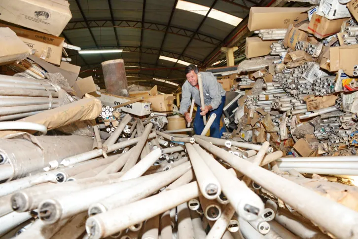 Imagem ilustrativa da imagem  Destinação de 130 mil lâmpadas fluorescentes se arrasta na Justiça