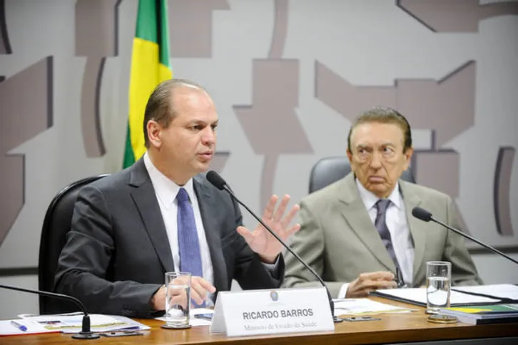 Imagem ilustrativa da imagem Ministro propõe plano popular de saúde para reduzir custo do SUS
