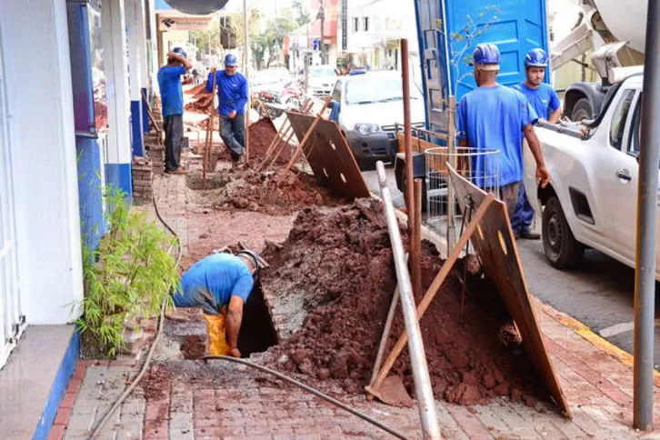 Imagem ilustrativa da imagem Vazamento gera transtornos na área central