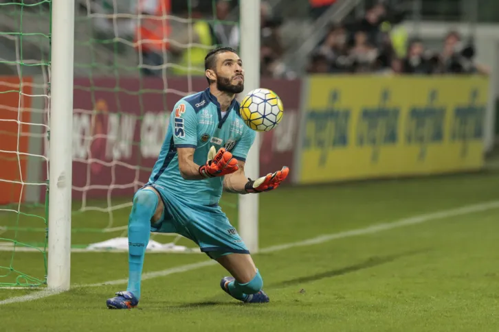 Imagem ilustrativa da imagem Desfalcado pela Seleção, Santos enfrenta o Gama disposto a quebrar tabu hoje