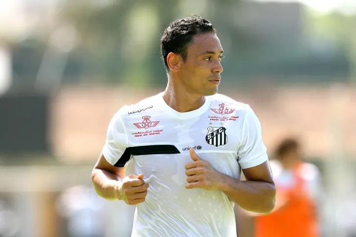 Imagem ilustrativa da imagem Santos encara o Vitória em Salvador de olho na terceira posição do Brasileiro