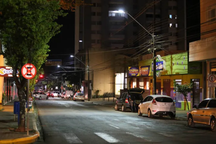 Imagem ilustrativa da imagem Prefeitura moderniza iluminação  na área central de Apucarana