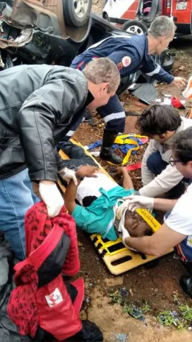 Imagem ilustrativa da imagem Três são presos após assalto, fuga e capotamento em Marilândia do Sul