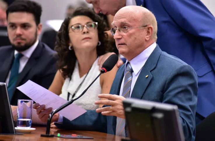 Imagem ilustrativa da imagem CCJ da Câmara aprova PEC que limita gastos públicos por 20 anos