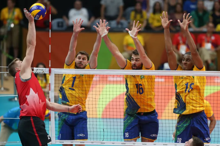 Imagem ilustrativa da imagem Vôlei brasileiro tenta hoje a 3ª vitória