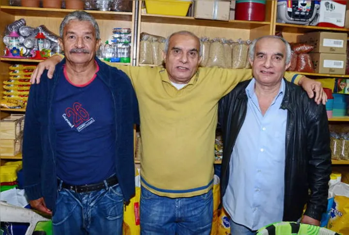 Imagem ilustrativa da imagem Trigêmeos mais velhos do Brasil comemoram 60 anos 