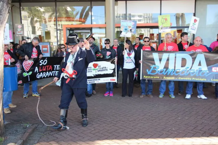 Imagem ilustrativa da imagem Bancários iniciam campanha salarial com mobilização em Apucarana