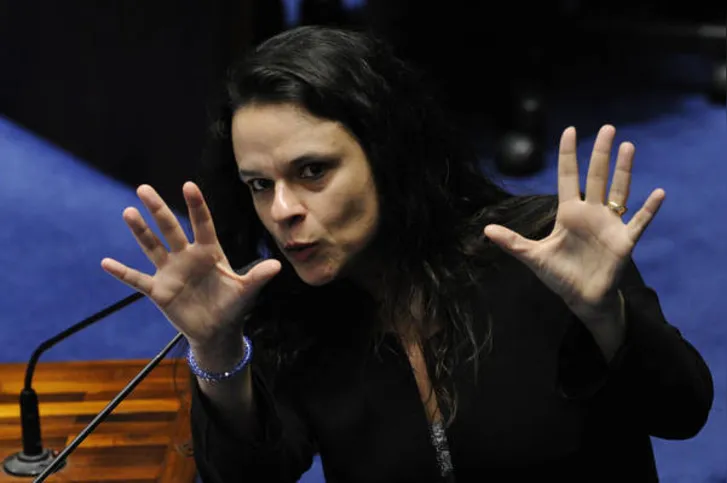 Imagem ilustrativa da imagem "Fiz também pelos netos de Dilma", diz autora do processo