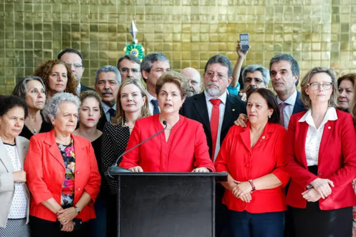 Imagem ilustrativa da imagem Petista diz sofrer segundo golpe na vida