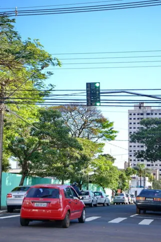 Imagem ilustrativa da imagem Área central de Arapongas ganha semáforos em sete cruzamentos