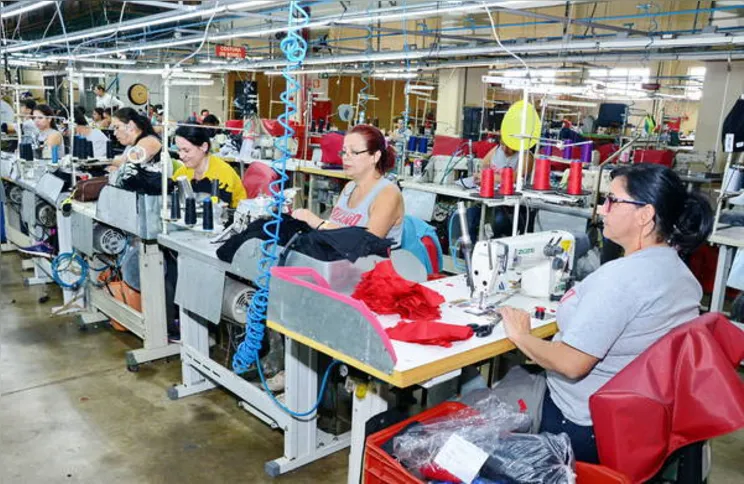 Imagem ilustrativa da imagem Oferta de vagas no setor de confecção volta a subir 