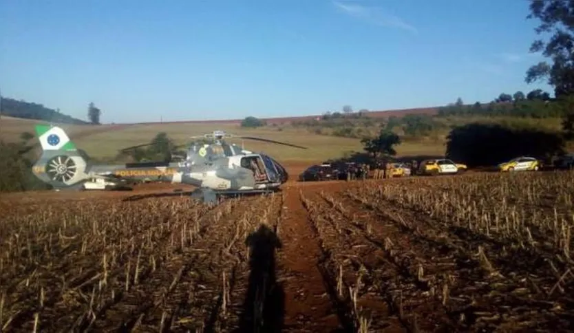 Imagem ilustrativa da imagem Bandidos assaltam ônibus na PR-444 e trocam tiros com policiais em Kaloré