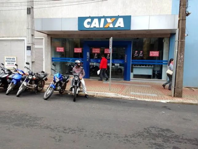 Imagem ilustrativa da imagem Após 21 dias de greve, bancos marcam nova negociação hoje