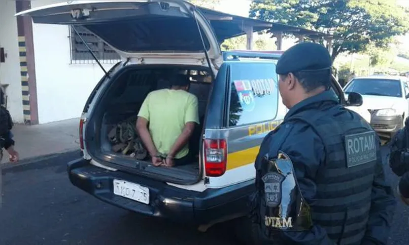 Imagem ilustrativa da imagem PM prende em Apucarana quadrilha de roubos a bancos e caixas eletrônicos