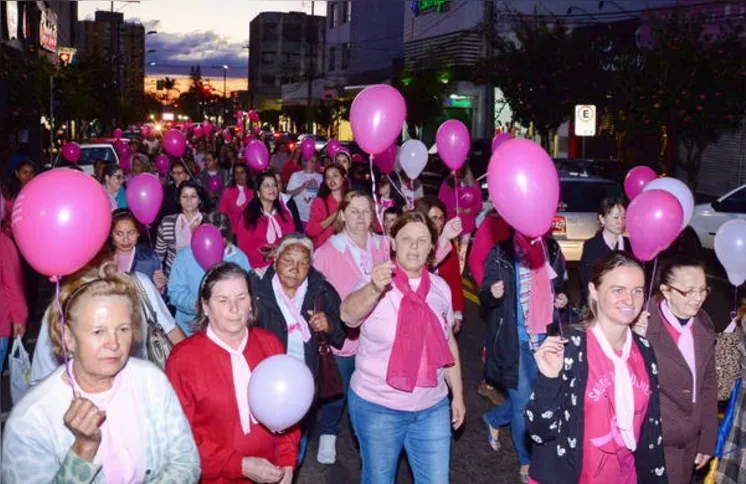 Imagem ilustrativa da imagem Conscientização marca 'Caminhada Rosa'