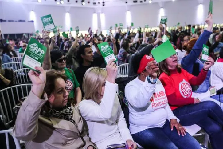Imagem ilustrativa da imagem Professores iniciam greve na segunda-feira