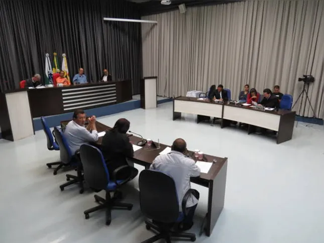 Imagem ilustrativa da imagem Câmara arquiva projeto popular que reduz subsídios de vereadores