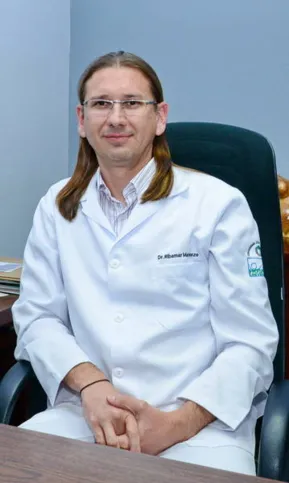 Imagem ilustrativa da imagem Médico vai doar cabelos para pacientes com câncer de mama