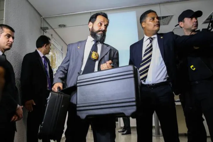 Imagem ilustrativa da imagem Operação da PF prende quatro policiais legislativos do Senado