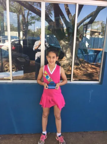 Imagem ilustrativa da imagem Tenista apucaranense é campeã estadual em Londrina