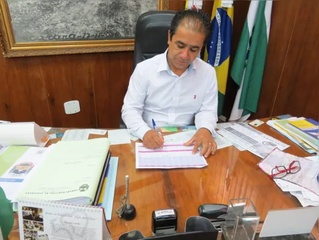 Imagem ilustrativa da imagem Deco anuncia exonerações na Câmara de Apucarana