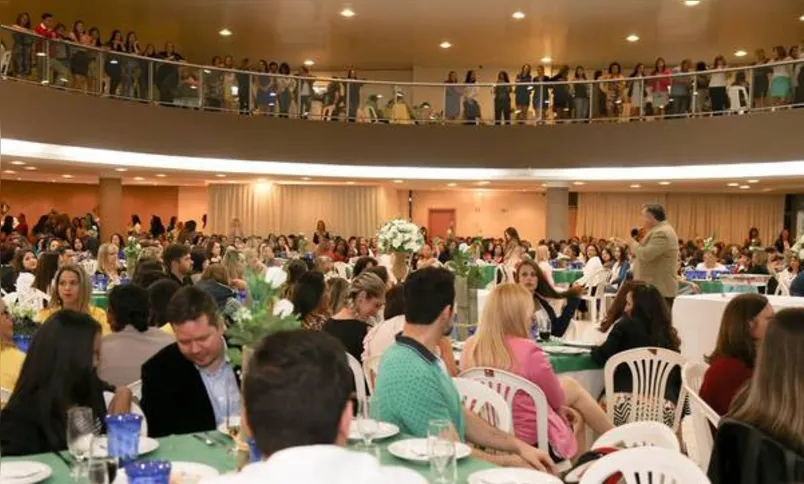 Imagem ilustrativa da imagem Jantar festivo reúne 1,3 mil servidores em Apucarana