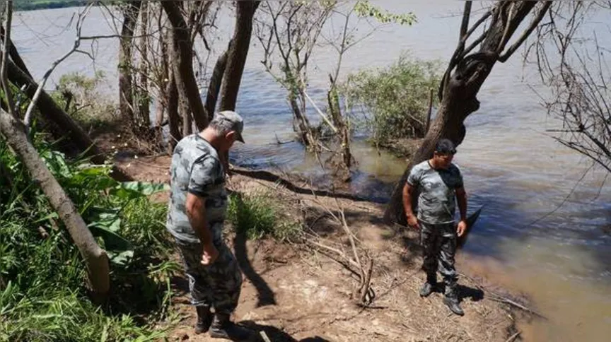 Imagem ilustrativa da imagem Patrulha ambiental fiscaliza restrição à pesca no Rio Ivaí