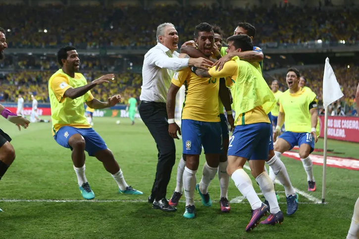 Imagem ilustrativa da imagem Novo ídolo nacional, Tite afirma que a Seleção Brasileira ainda precisa evoluir 